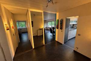 Renovierte 2-Zimmer-Eigentumswohnung mit neuer Küche & großem Süd-Loggia-Balkon