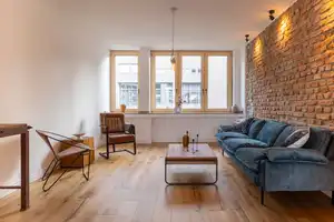 Zentral, stilvoll, hochwertig – 3-Zimmer-Wohnung mit Regendusche, Balkon & neuer Einbauküche – Karlstraße 94, 40210 Düsseldorf – Vorschaubild 1