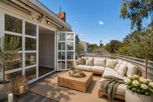 Exklusives Wohnen über zwei Ebenen -           Außergewöhnliche Maisonette-Wohnung mit Dachterrasse – Die vollständige Adresse der Immobilie erhältst du vom Anbieter., 22607 Groß Flottbek, Hamburg – Vorschaubild 2