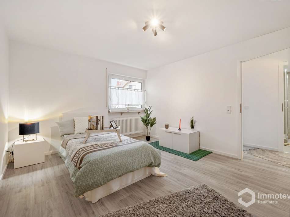 Geräumiges Schlafzimmer