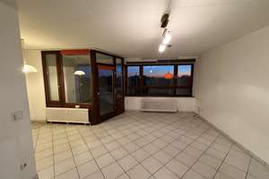 Lebendiger Alltag in Duisburg: Helle 2,5-Zimmer-Wohnung – Moerser Straße 238, 47198 Hochheide, Duisburg – Vorschaubild 3
