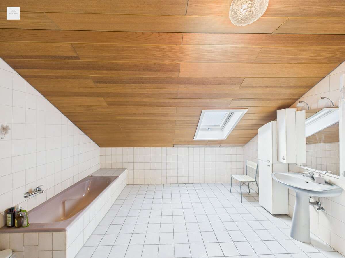 Immobilie in Wassenach - Attraktives Einfamilienhaus mit großem Platzangebot, Garten und vielseitigen Nutzungsmöglichkeiten! - Bild 3