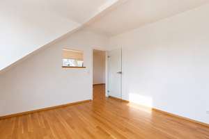 Charmante Drei-Zimmer-Wohnung in ruhiger Lage mit Garage – 60389 Seckbach, Frankfurt am Main – Vorschaubild 4