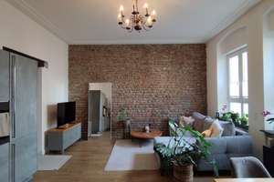 Exklusiv sanierte Altbauwohnung mit Einbauküche im Stadtzentrum