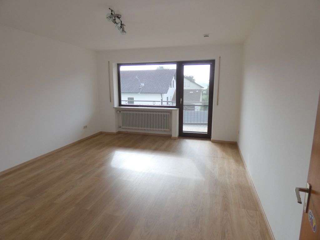 Immobilie in Neustadt an der Donau - Großzügige Doppelhaushälfte in ruhiger Wohnlage - Bild 2