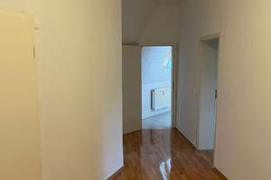 +++ Top Dachgeschoss Whg. Tageslichbad mit Wanne, tolle Aufteilung, 2 Zimmer + Essbereich +++ – Henckelsstr. 22, 42657 Solingen-Mitte, Solingen – Vorschaubild 7