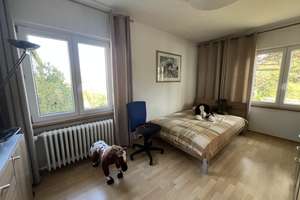 Exquisiter Raumtraum mit phantastisch angelegtem Garten in zentraler Lage – Die vollständige Adresse der Immobilie erhältst du vom Anbieter., 74336 Brackenheim – Vorschaubild 9