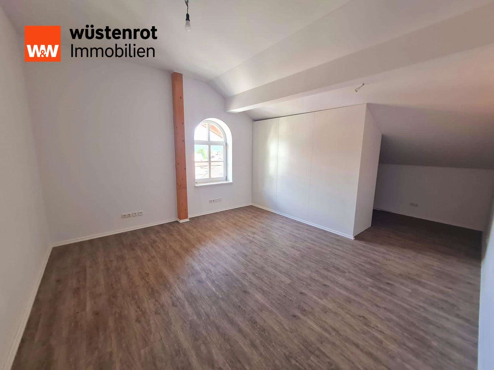 Immobilie in Grassau - Dachgeschosswohnung Ensamble - 159  m² -unverbaubarer  Ausblick im Ortskern von Grassau zu verkaufen - Bild 0