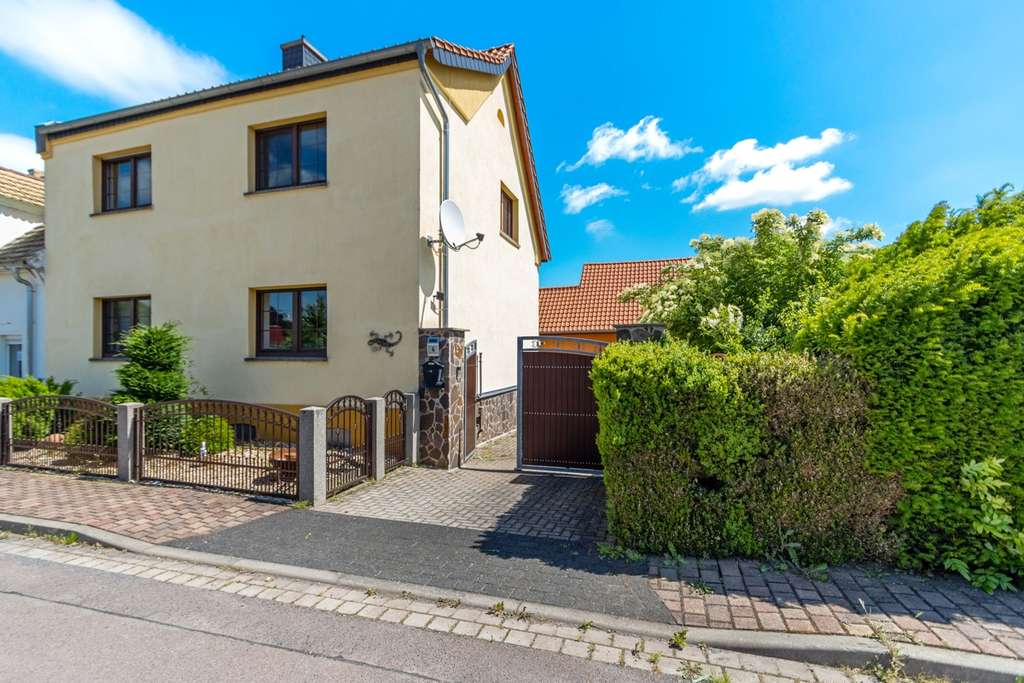 Immobilie in Wettin-Löbejün - Sie mögen es ruhig und wollen auf´s Land?
Einfamilienhaus in Priester- Wettin-Löbejün- bezugsbereit - Bild 0