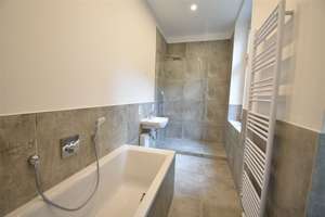Rheinlage! Sanierte 2-Zi-Whg mit Balkon & Altbaucharme  – Werftstraße 1, 40549 Heerdt, Düsseldorf – Vorschaubild 7