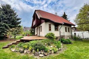 Einfamilienhaus mit Garten, Balkon & Kamin
