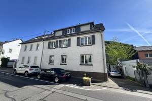 +++FRAUENSTEIN: MODERNISIERTE 2,5 ZIMMER WOHNUNG IN GEPFLEGTEM 2 PARTEIENHAUS+++