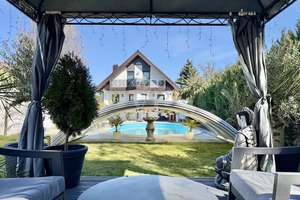 Ihr persönliches Wellness-Zuhause mit Pool, Sauna und großem Grundstück – Die vollständige Adresse der Immobilie erhältst du vom Anbieter., 12526 Bohnsdorf, Berlin – Vorschaubild 1