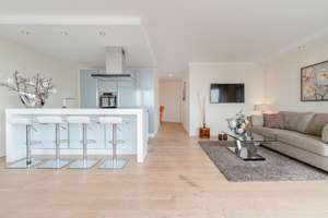 Exklusives Wohnen mit Rheinblick – Stilvolle Wohnung mit Panorama über Düsseldorf – Die vollständige Adresse der Immobilie erhältst du vom Anbieter., 40474 Golzheim, Düsseldorf – Vorschaubild 3