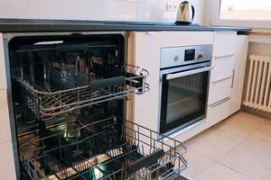 8-min to HBF: Furnished, Sunny [PRIVATE ROOM in WG] Next to S+U-Bahn [U6], Large Kitchen-Diner – Konrad-Peutinger-Straße 21, 81373 Mittersendling, München – Vorschaubild 16