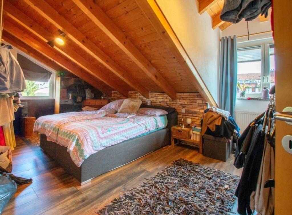 Immobilie in Bad Aibling - Wohnjuwel in ruhiger Lage von Bad Aibling mit Dachterrasse und Einzelgarage - Bild 2