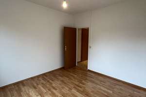 Lichtdurchflutete 2-Raum-Wohnung mit TOP Einbauküche! – Wolgograder Allee 70, 9123 Hutholz, Chemnitz – Vorschaubild 11