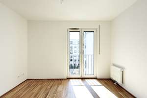 Lichtdurchflutete 4-Zimmer-Wohnung mit sonnigem Balkon und großzügiger Einbauküche – Anna-Beyer-Straße 21, 60435 Nordend-West, Frankfurt am Main – Vorschaubild 9