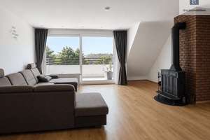 Maisonette-Wohnen mit Kamin, Balkon und Tiefgaragenstellplatz in Düsseldorf-Holthausen – Die vollständige Adresse der Immobilie erhältst du vom Anbieter., 40589 Holthausen, Düsseldorf – Vorschaubild 6