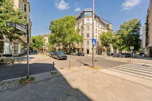 Sonnenbalkon trifft Kudamm-Blick - Hochwertig modernisierte 4 Zimmerwohnung ! – Sybelstraße 56, 10629 Charlottenburg, Berlin – Vorschaubild 34