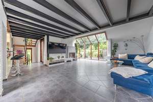 Architektonische Großzügigkeit:
"Splitlevel auf traumhaften Grundstück mit schönen Ausblicken" – Die vollständige Adresse der Immobilie erhältst du vom Anbieter., 21521 Aumühle – Vorschaubild 4