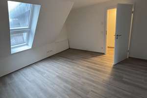 Attraktive 3-Zimmer Dachgeschosswohnung in Kleve – Tiergartenstraße 1, 47533 Kleve – Vorschaubild 2