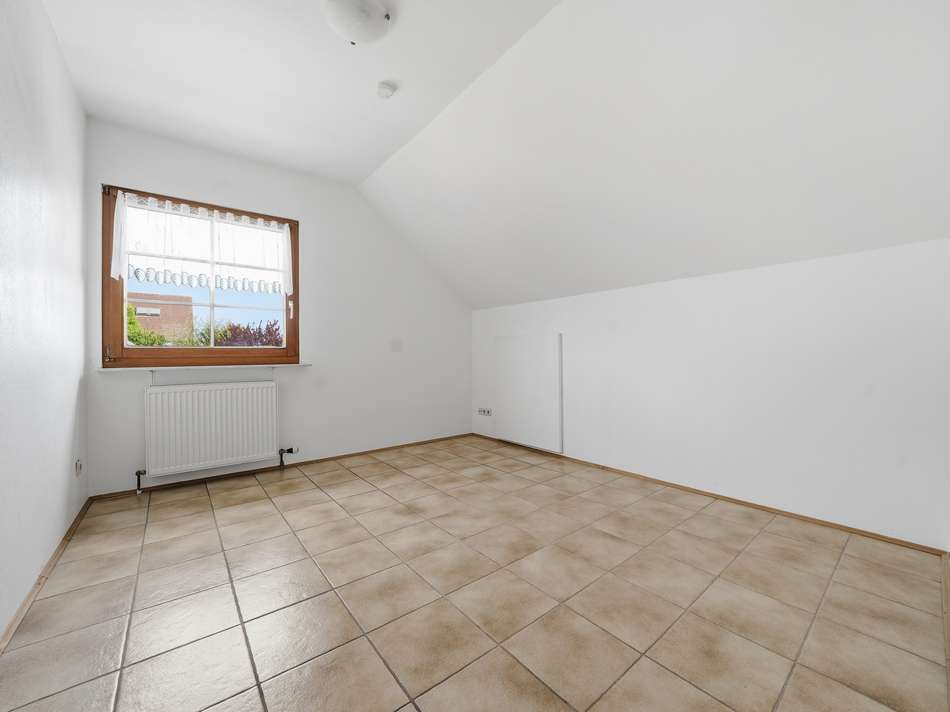 Schlafzimmer (DG)
