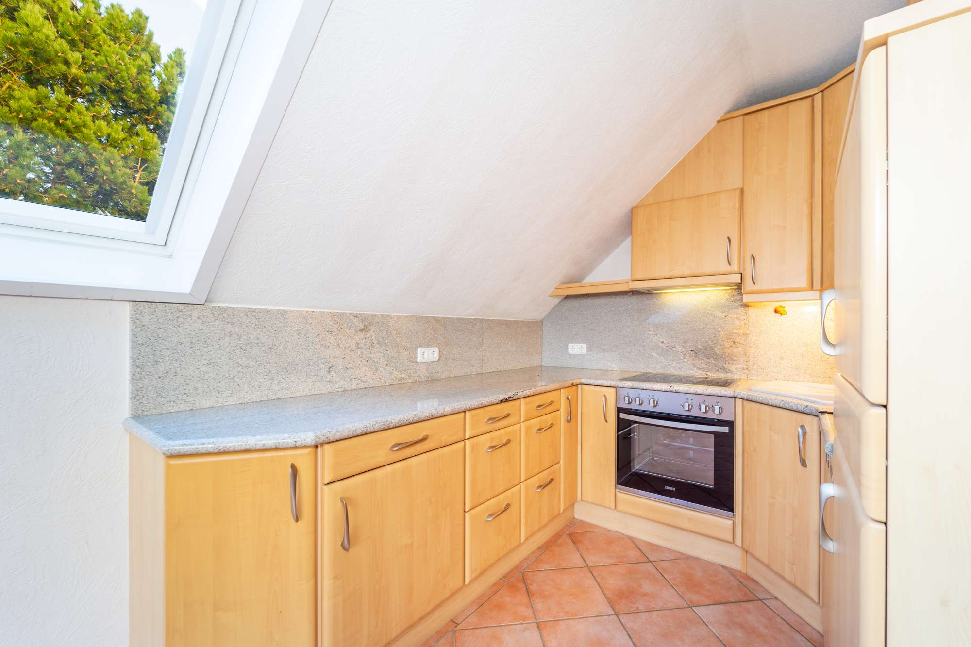 Immobilie in Scharbeutz - Ruhe, Licht und Nähe zur Ostsee- Dachgeschosswohnung in Scharbeutz nahe Ostsee und Kammerwald - Bild 5