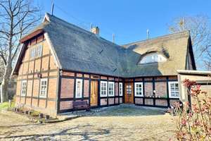 HORN IMMOBILIEN ++ tolles Reetdach-Fachwerkhaus in Alt Rehse bei Neubrandenburg, Denkmalschutz – Die vollständige Adresse der Immobilie erhältst du vom Anbieter., 17217 Penzlin – Vorschaubild 3