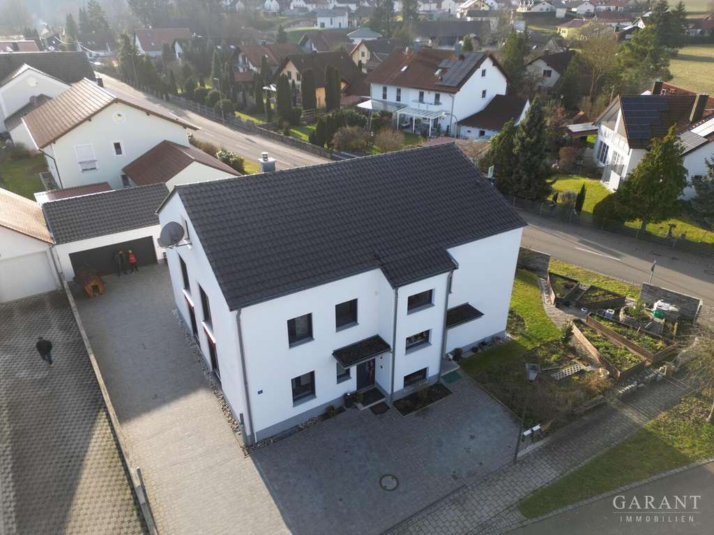 Immobilie in Pförring - Modernes Einfamilienhaus mit Einliegerwohnung, PV-Anlage und hochwertiger Ausstattung  - Bild 4
