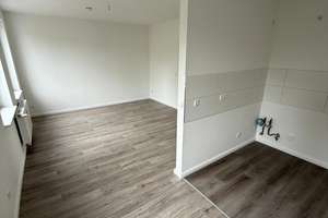 Frisch saniert: Helle 2-Zimmer-Dachgeschosswohnung mit Balkon in Magdeburg Lemsdorf – Ballenstedter Straße 3, 39118 Lemsdorf, Magdeburg – Vorschaubild 5