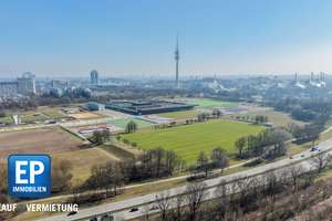 Weitblick, Sonne & Raum: Renovierte 4-Zimmer-Wohnung in der denkmalgeschützten Olympia Pressestadt