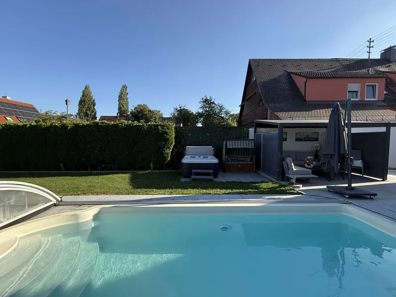 Pool und Whirlpool