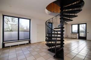 Freigezogene 4-Zimmer-Maisonettewohnung ca. 103 m²,mit zwei Balkonen & Tiefgaragenstellplatz Krefeld – Die vollständige Adresse der Immobilie erhältst du vom Anbieter., 47799 Cracau, Krefeld – Vorschaubild 3