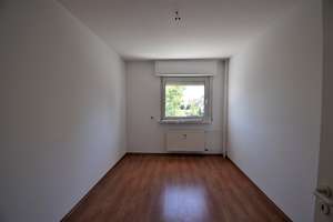 Helle 3-Zimmer-Wohnung in zentraler Lage von Heusenstamm! – Die vollständige Adresse der Immobilie erhältst du vom Anbieter., 63150 Heusenstamm – Vorschaubild 2