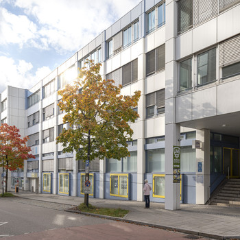 Provisionsfrei! Helle Büro- und Ladenflächen in zentraler Lage direkt vom Eigentümer