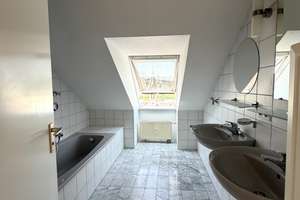 Wunderschöne 2,5 Zi- DG-Wohnung mit Loggia (ca. 93 m²) – Die vollständige Adresse der Immobilie erhältst du vom Anbieter., 70190 Kernerviertel, Stuttgart – Vorschaubild 11