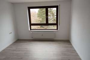 Gepflegte Wohnung im 3.OG mit Südbalkon und Garage – Bernsteinstraße 56, 70619 Heumaden, Stuttgart – Vorschaubild 4