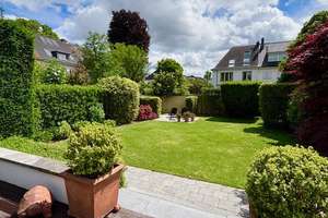 EXKLUSIVE AUSSTATTUNG - HOCHWERTIG MÖBLIERTE VILLA  - RHEIN NÄHE GOLZHEIM - MIT WUNDERSCHÖNEM GARTEN