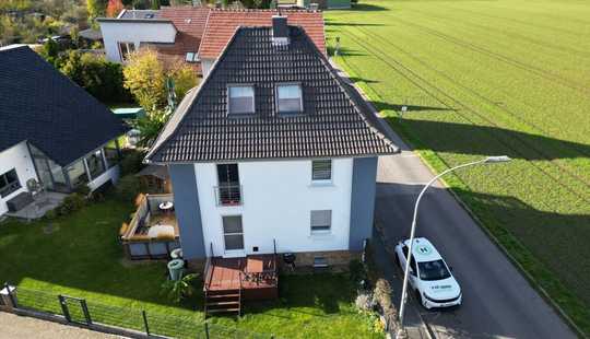 Bild von Ein- oder Zweifamilienhaus am Feldrand 
in Karben-Großkarben!