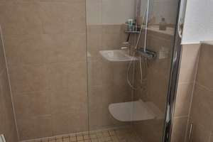Moderne 1-Zimmer-Wohnung mit Balkon & Aufzug in Idstein | teilmöbliert | ab sofort – Luxemburger Allee 2, 65510 Idstein – Vorschaubild 4