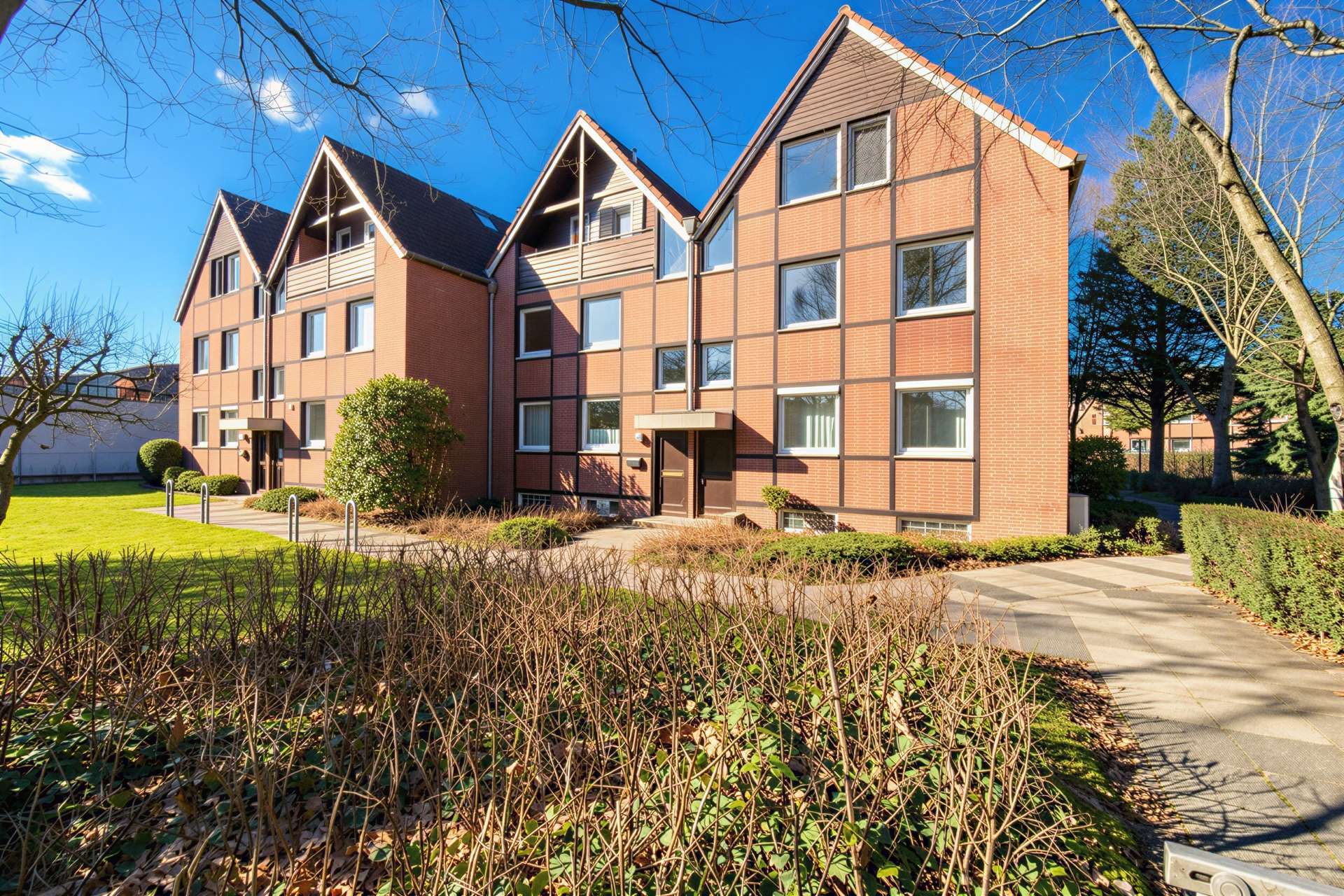 TOP LAGE in AHRENSBURG! Großzügige 2-Zimmer-Wohnung mit Süd-Loggia, Stormarn Kreis – Bild 2