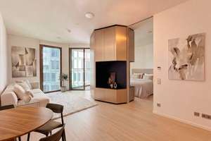 FOUR: Stilvolle City-Suite "Living in the Skyline"