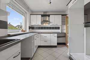 Großzügig wohnen mit Stil – 4-Zimmer-Eigentumswohnung mit Sonnenbalkon und Garage – Die vollständige Adresse der Immobilie erhältst du vom Anbieter., 76139 Waldstadt, Karlsruhe – Vorschaubild 17