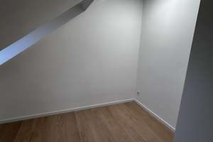Modernisierte Dachgeschosswohnung mit Charme - 2 Zimmer in Mönchengladbach-Rheydt