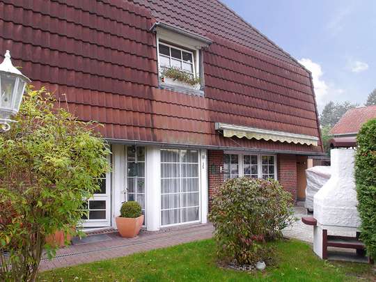 Attraktive Doppelhaushälfte mit Kamin, Pool und Sauna auf kleinem Grundstück - Bild 2