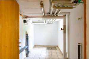 1-Familien-Wohnhaus mit Anbau und Einbauküche in begehrter Lage, am Rande des Naturschutzgebiets – Die vollständige Adresse der Immobilie erhältst du vom Anbieter., 63303 Dreieich – Vorschaubild 33