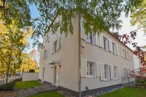 Stilvolle Doppelhaushälfte in begehrter Schmargendorfer Wohnlage mit idyllischem Garten – Forckenbeckstraße 52, 14199 Schmargendorf, Berlin – Vorschaubild 1