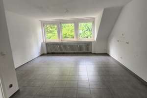 3 Zimmer im Dachgeschoss/ 2. Etage ; Im Springfeld 31