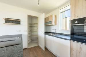 AIGNER - Sommerbalkon & Wintergarten: Schöne, renovierte Wohnung mit Blick ins Grüne – Die vollständige Adresse der Immobilie erhältst du vom Anbieter., 80939 Freimann, München – Vorschaubild 3
